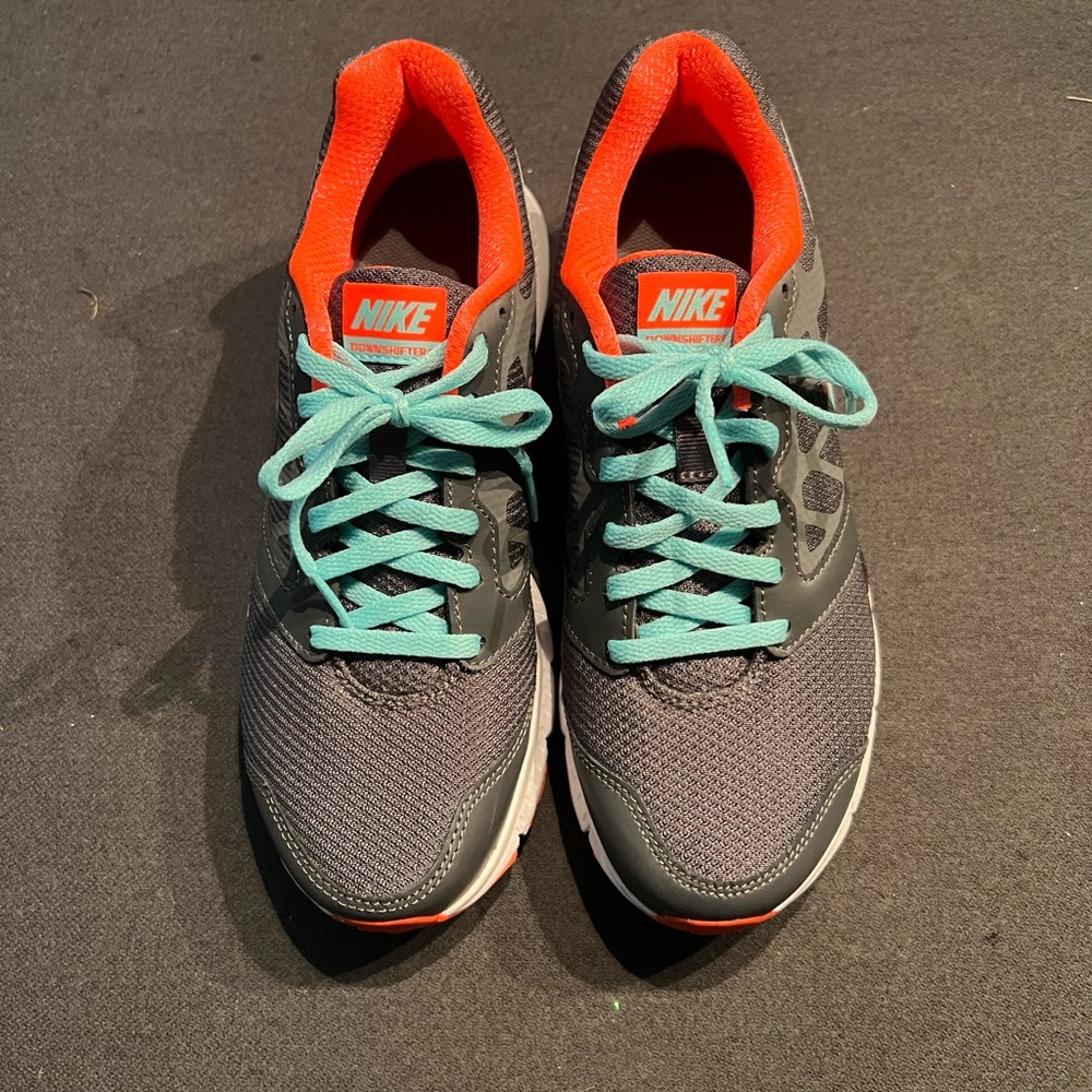 NWOT Women Nike Sneakers